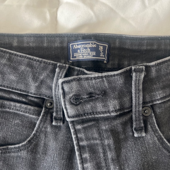Abercrombie Skinny Jeans - Picture 2 of 3